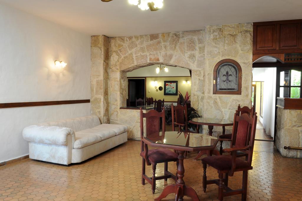 Andino Hotell Villa Carlos Paz Exteriör bild